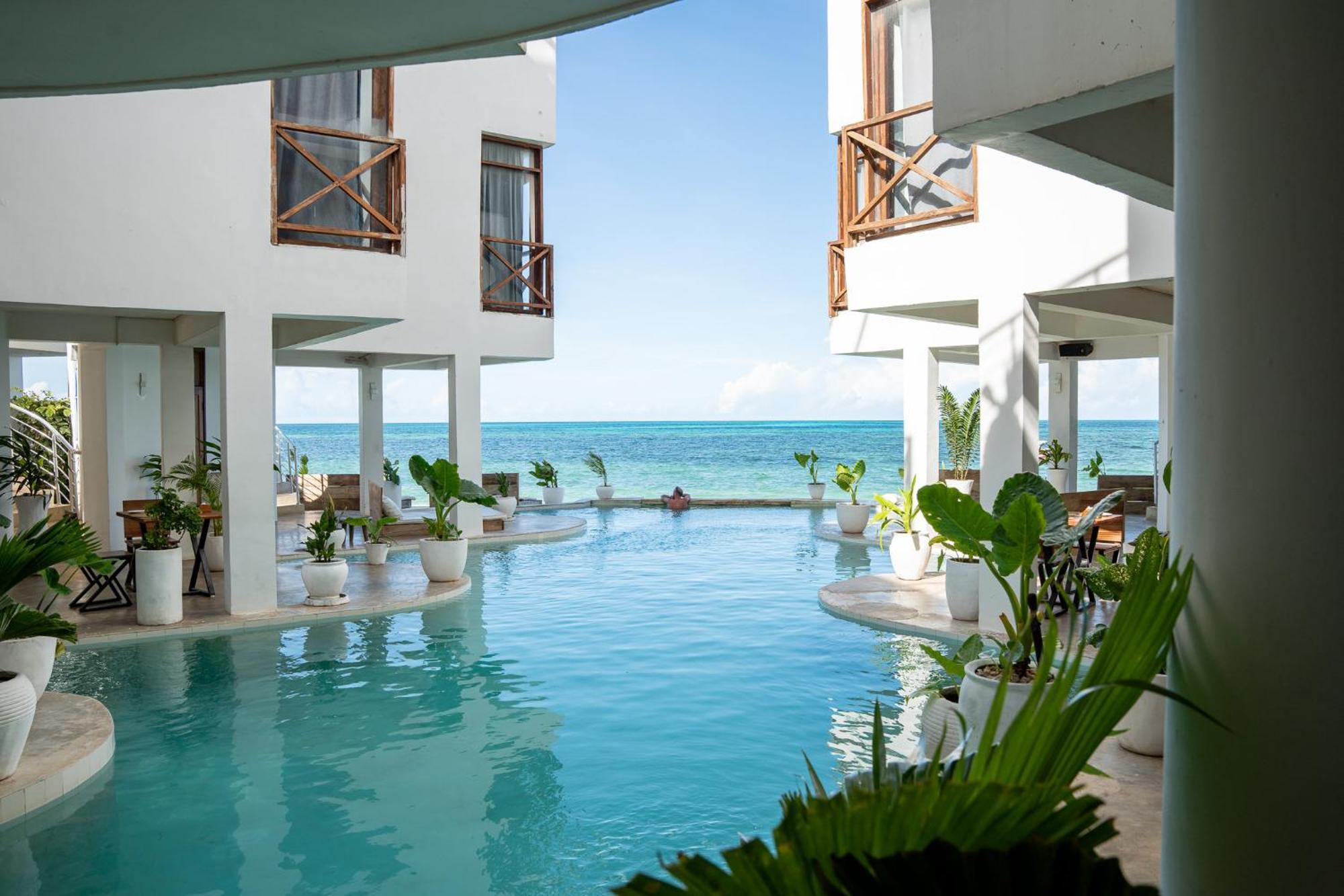 Pili Pili Tropical Hotel 5*